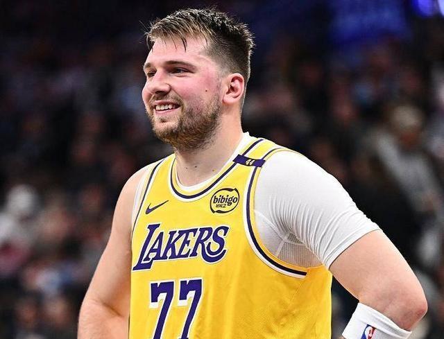 东契奇在澳大利亚队比赛中问鼎冠军，挺进下一轮引发热议！